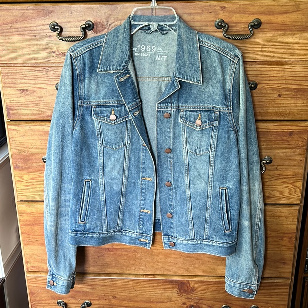 GAP 1969 Denim Jean Jacket Medium Tall Distressed Casual Relaxed